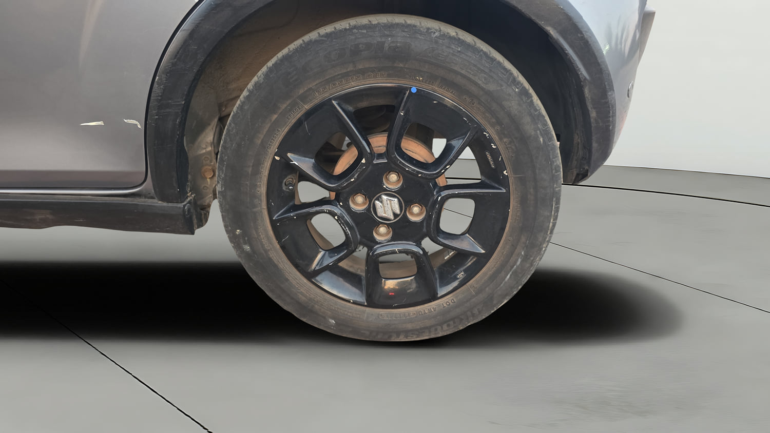 Used 2019 Maruti Suzuki Ignis Alpha 1.2 AMT Petrol Automatic tyres LEFT REAR TYRE RIM VIEW