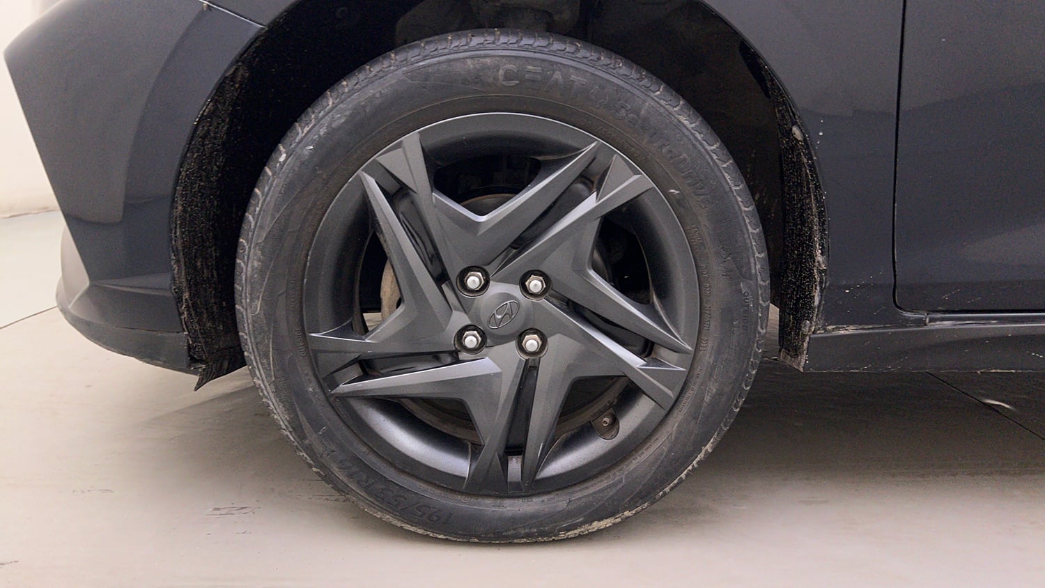 Used 2023 Hyundai i20 Sportz 1.2 IVT Petrol Automatic tyres LEFT FRONT TYRE RIM VIEW