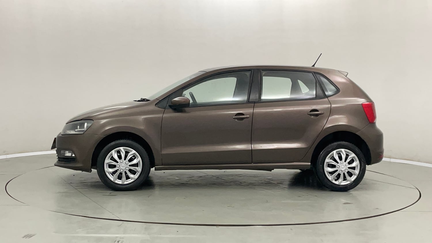 Used 2016 Volkswagen Polo Comfortline 1.2L (P) Petrol Manual exterior LEFT SIDE VIEW