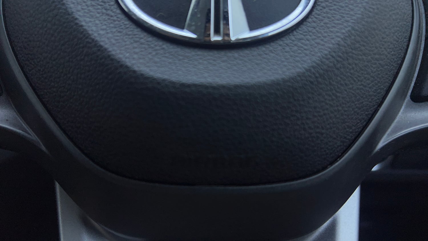 Used 2021 Tata Punch Accomplished Dazzle Pack MT Petrol Manual top_features Airbags