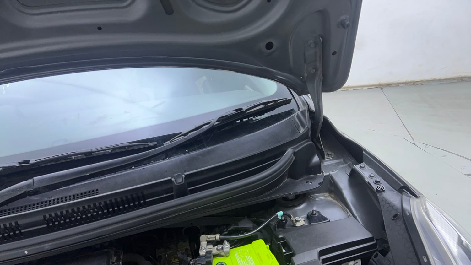 Used 2022 Hyundai Grand i10 Nios Asta 1.2 Kappa VTVT Petrol Manual engine ENGINE LEFT SIDE HINGE & APRON VIEW