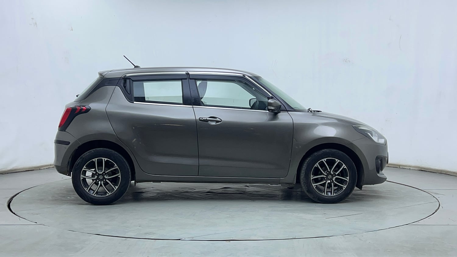 Used 2018 Maruti Suzuki Swift ZXi Plus Petrol Manual exterior RIGHT SIDE VIEW