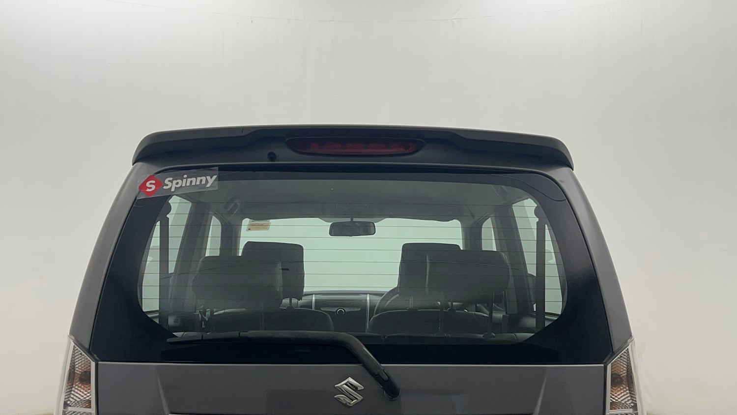 Used 2013 Maruti Suzuki Wagon R Stingray VXi Petrol Manual exterior BACK WINDSHIELD VIEW