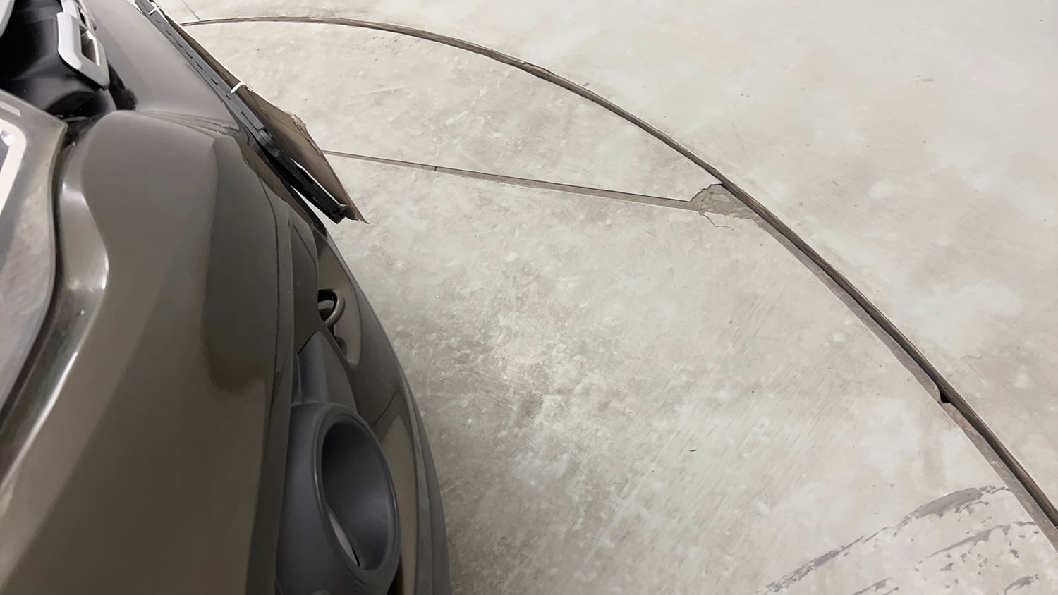 Used 2016 Renault Kwid RXT Petrol Manual dents MINOR SCRATCH