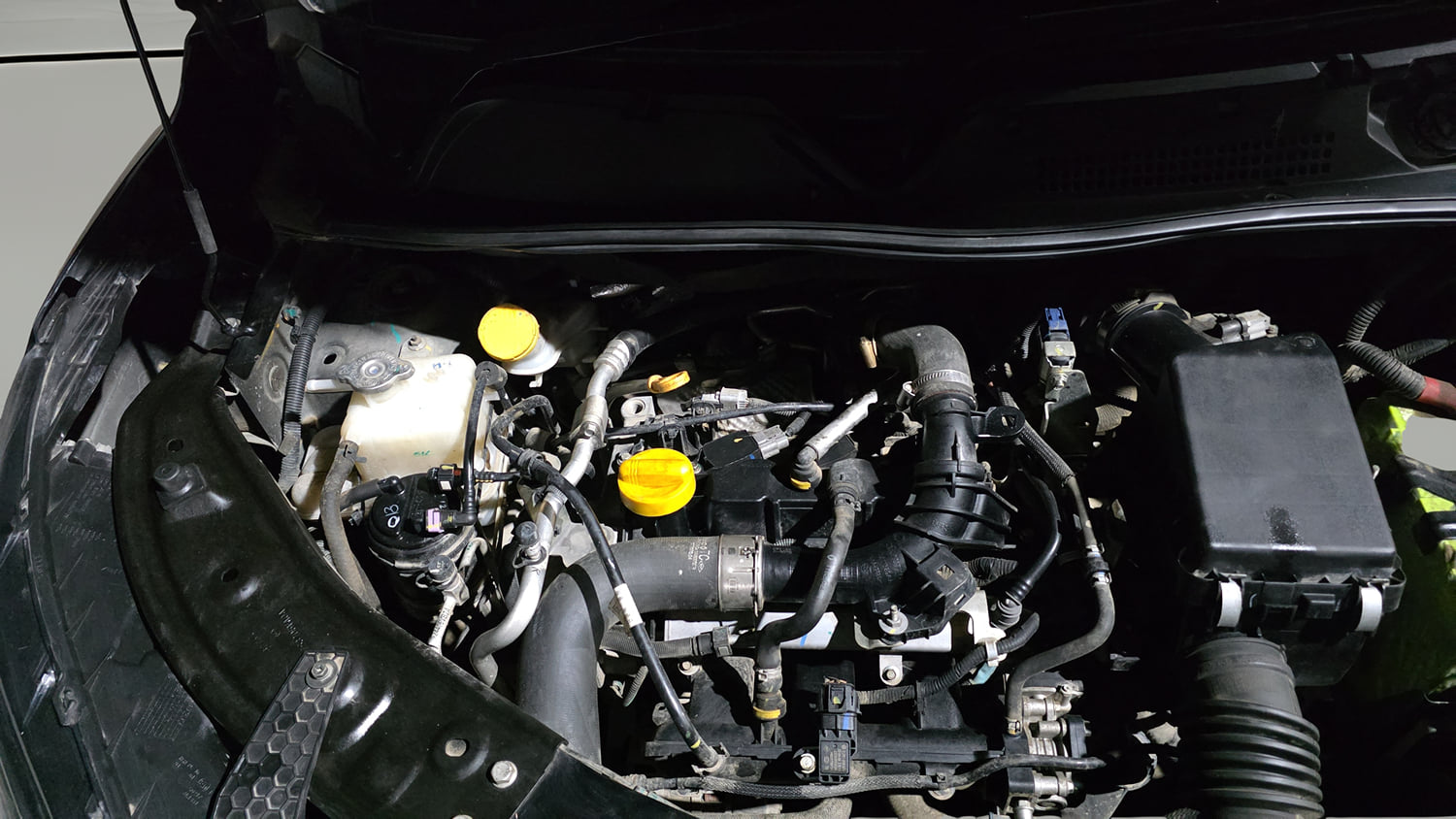 Used 2022 Nissan Magnite XV Premium Turbo CVT Petrol Automatic engine ENGINE RIGHT SIDE VIEW