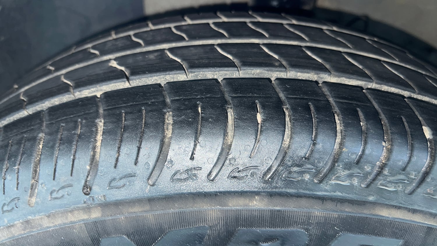 Used 2019 Hyundai Verna EX 1.4 VTVT Petrol Manual tyres LEFT FRONT TYRE TREAD VIEW