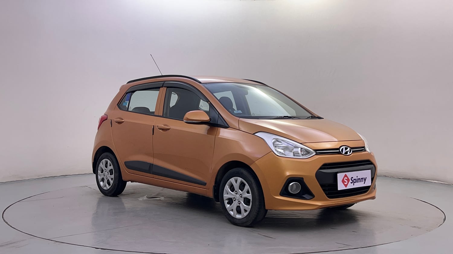Used 2016 Hyundai Grand i10 Sportz 1.2 Kappa VTVT Petrol Manual exterior RIGHT FRONT CORNER VIEW