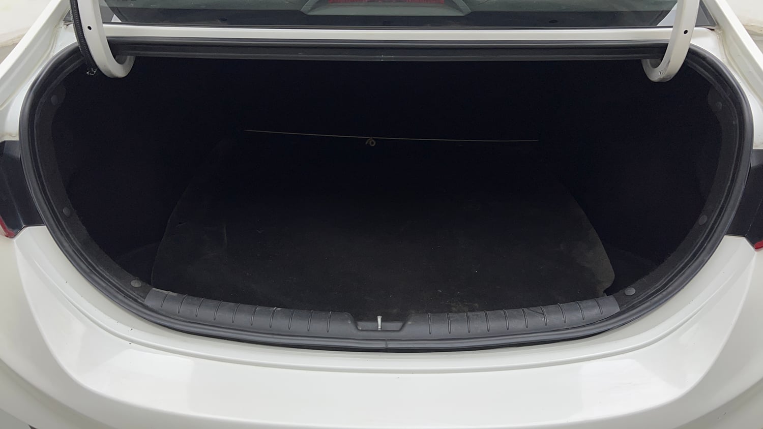 Used 2019 Hyundai Verna EX 1.4 VTVT Petrol Manual interior DICKY INSIDE VIEW