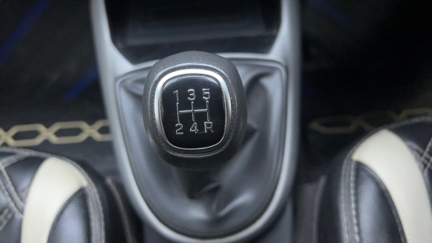 Used 2022 Hyundai Grand i10 Nios Asta 1.2 Kappa VTVT Petrol Manual interior GEAR  KNOB VIEW