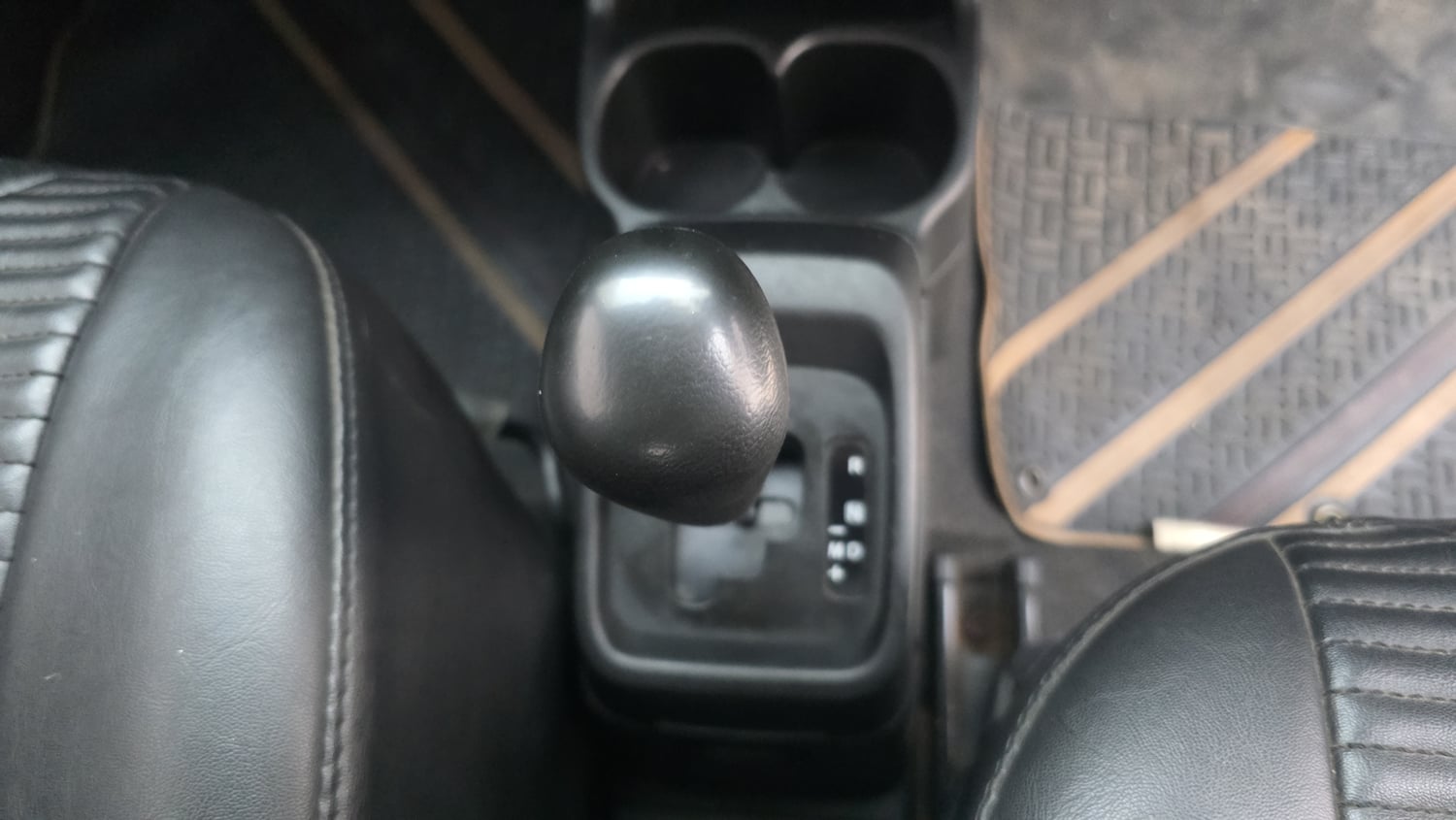 Used 2023 Maruti Suzuki S-Presso VXi Plus (O) AMT Petrol Automatic interior GEAR  KNOB VIEW