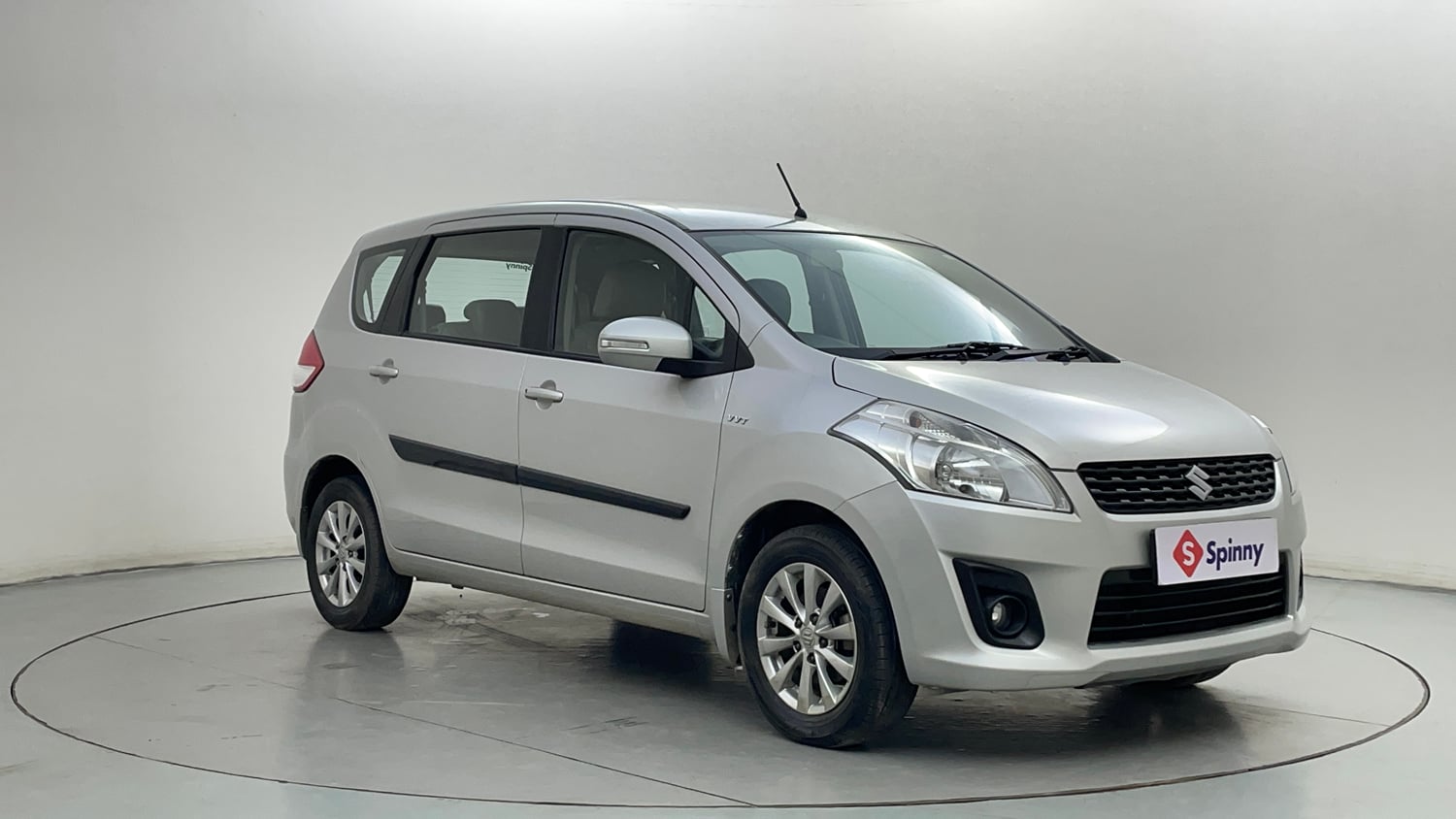 Used 2014 Maruti Suzuki Ertiga ZXi Petrol Manual exterior RIGHT FRONT CORNER VIEW
