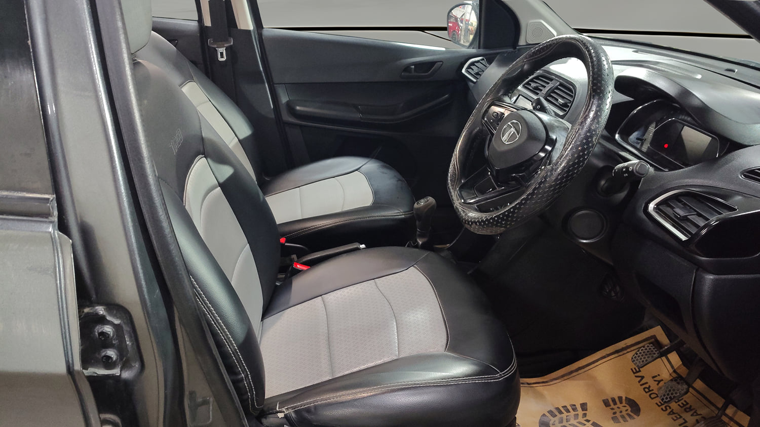 Used 2022 Tata Tiago NRG XZ MT Petrol Manual interior RIGHT SIDE FRONT DOOR CABIN VIEW