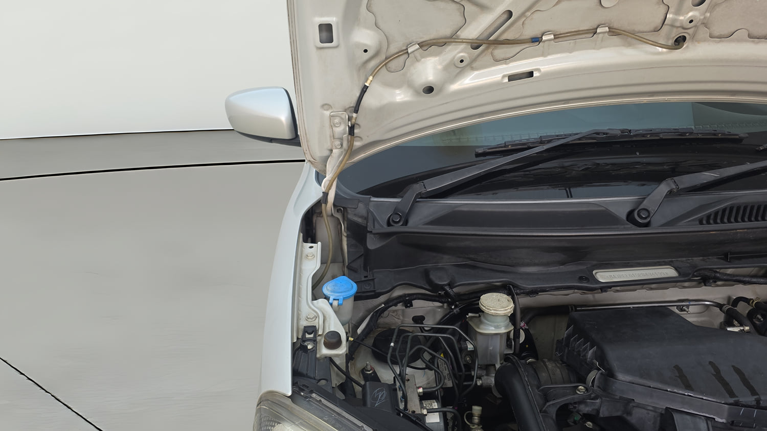Used 2023 Maruti Suzuki S-Presso VXi Plus (O) AMT Petrol Automatic engine ENGINE RIGHT SIDE HINGE & APRON VIEW