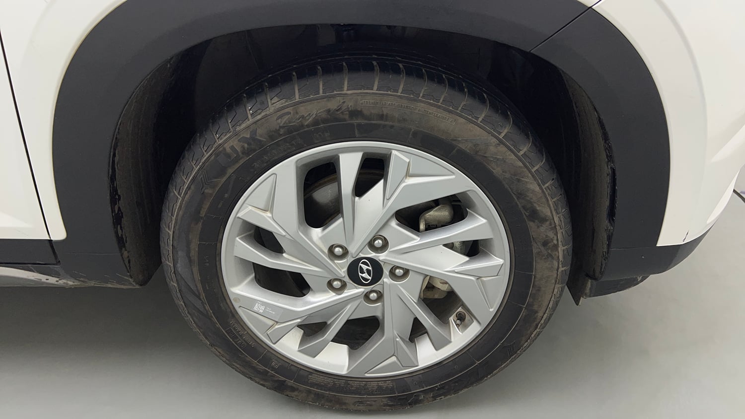 Used 2023 Hyundai Creta SX 1.5 Petrol IVT Petrol Automatic tyres RIGHT FRONT TYRE RIM VIEW