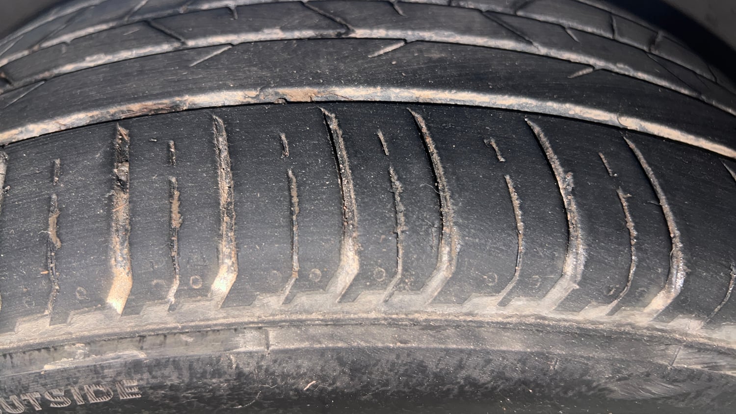 Used 2023 Hyundai i20 N Line N8 1.0 Turbo DCT Petrol Automatic tyres RIGHT FRONT TYRE TREAD VIEW