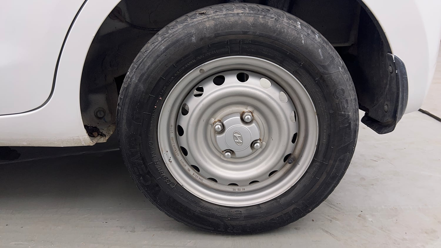 Used 2022 Hyundai Santro Era Executive Petrol Manual tyres LEFT REAR TYRE RIM VIEW