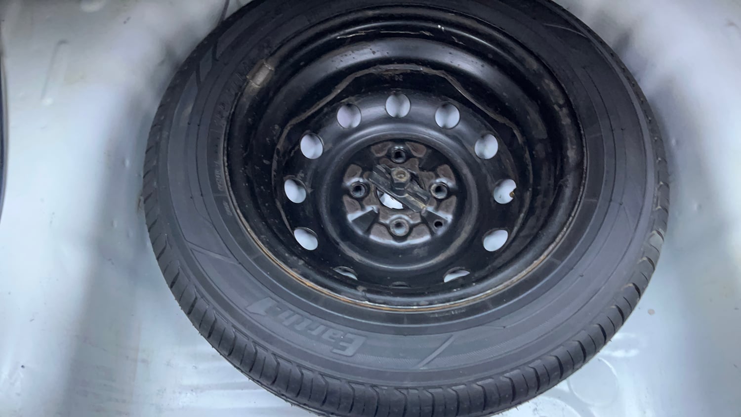 Used 2013 Hyundai Eon Sportz Petrol Manual tyres SPARE TYRE VIEW