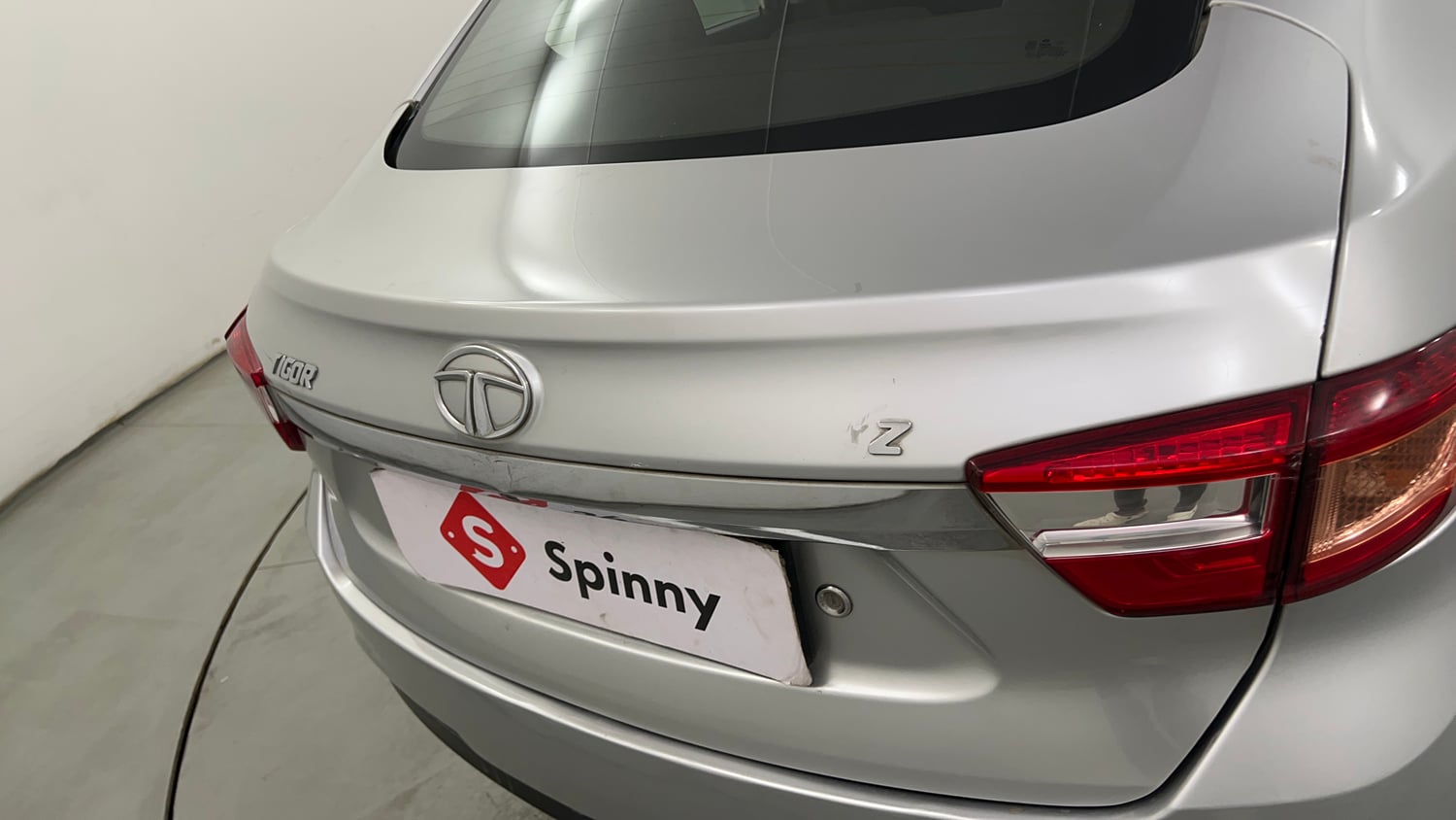Used 2018 Tata Tigor Revotron XZ (O) Petrol Manual dents MINOR DENT