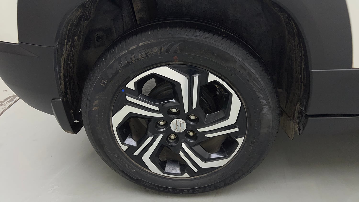 Used 2022 Maruti Suzuki Brezza ZXi Petrol Manual tyres RIGHT REAR TYRE RIM VIEW