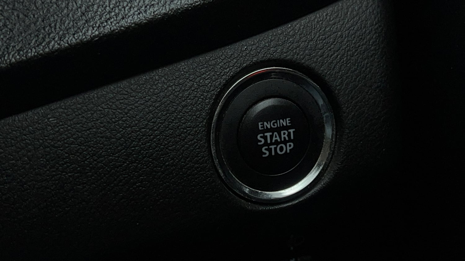 Used 2019 Maruti Suzuki Baleno Zeta Petrol Manual top_features Keyless start