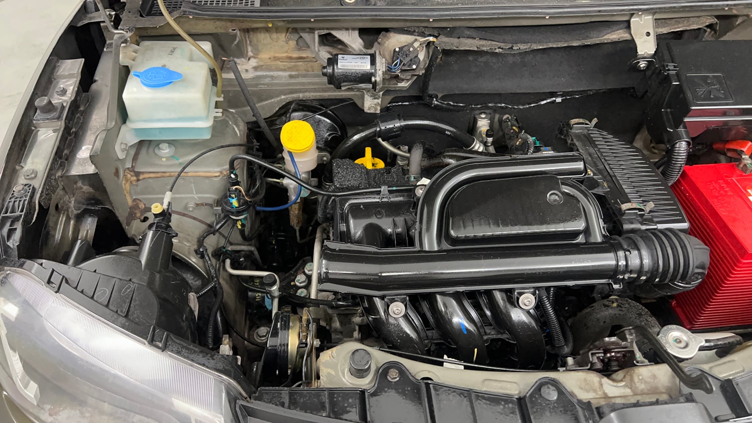 Used 2016 Renault Kwid RXT Petrol Manual engine ENGINE RIGHT SIDE VIEW