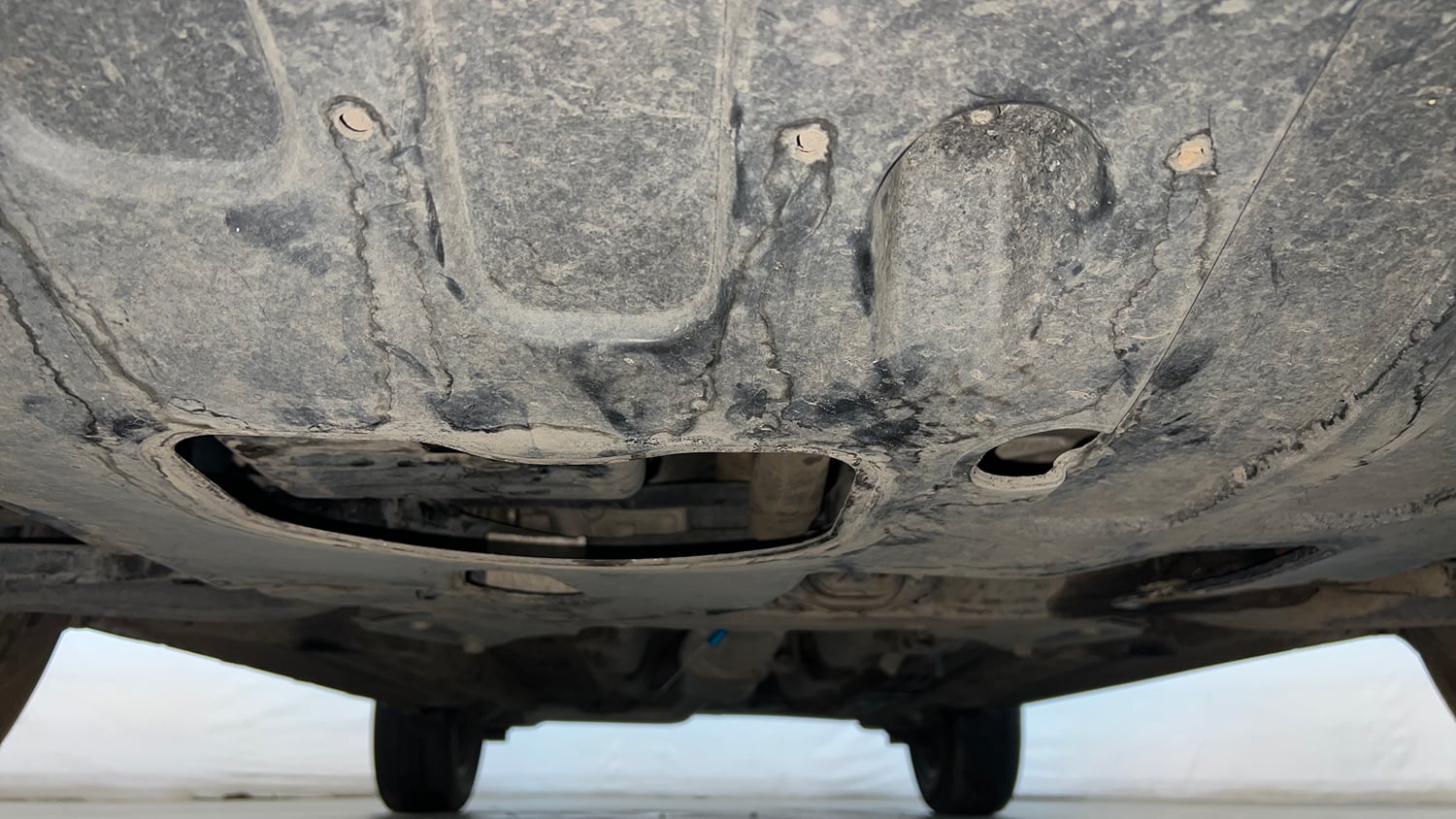 Used 2021 Hyundai Venue SX (O) 1.0 Turbo Petrol Manual extra FRONT LEFT UNDERBODY VIEW