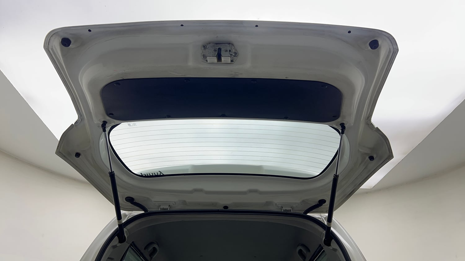 Used 2016 Maruti Suzuki Wagon R 1.0 VXI AMT Petrol Automatic interior DICKY DOOR OPEN VIEW