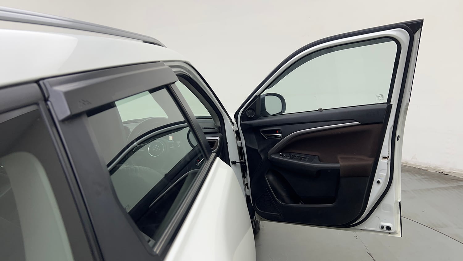 Used 2022 Maruti Suzuki Brezza ZXi Petrol Manual interior RIGHT FRONT DOOR OPEN VIEW