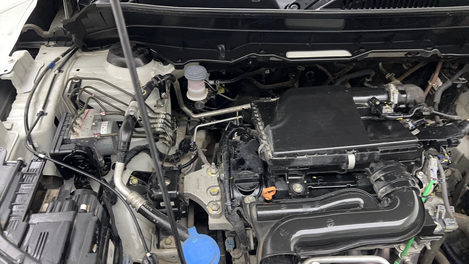 Used 2022 Maruti Suzuki Brezza ZXi Petrol Manual engine ENGINE RIGHT SIDE VIEW