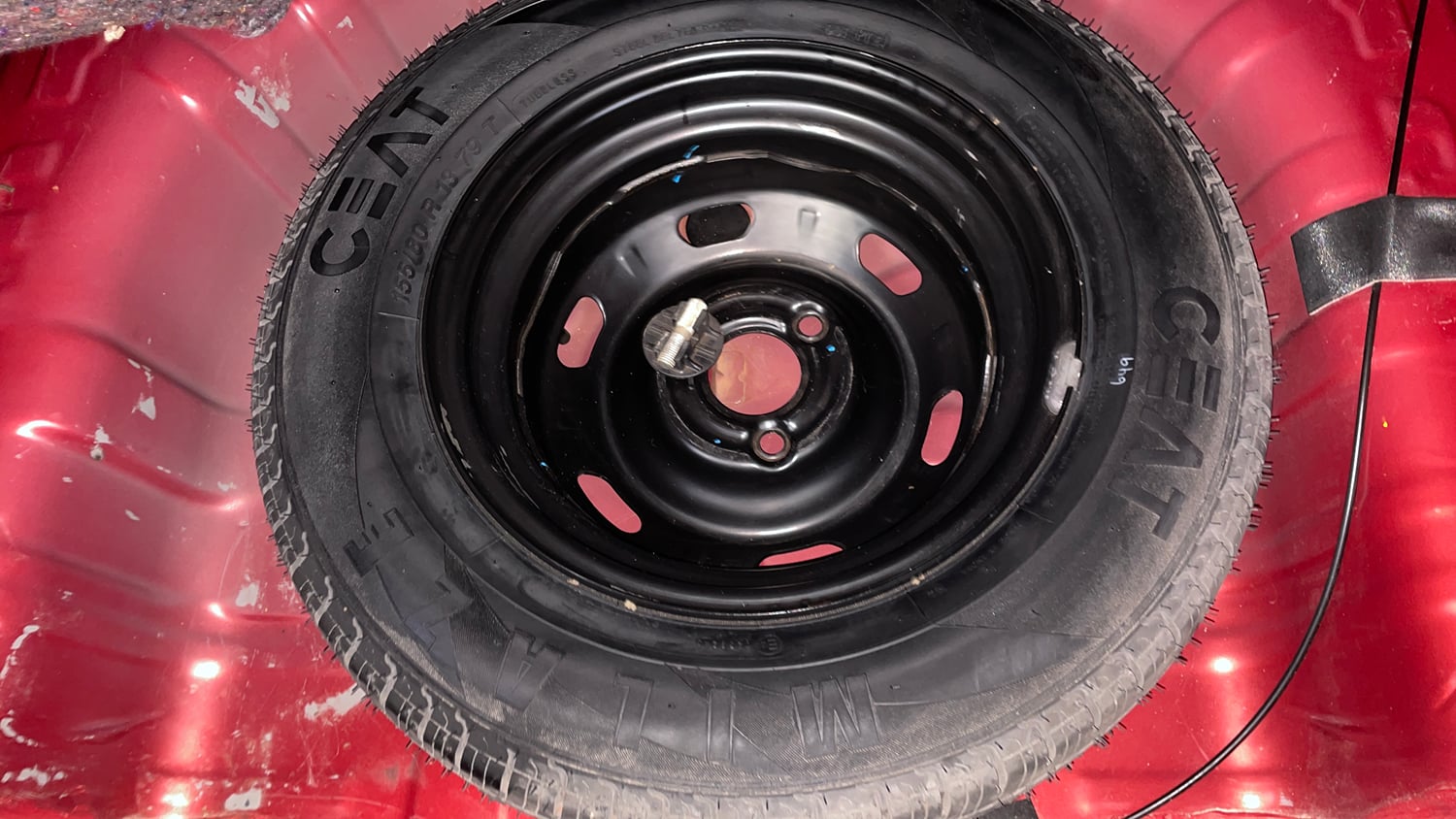 Used 2016 Renault Kwid 1.0 RXT Petrol Manual tyres SPARE TYRE VIEW
