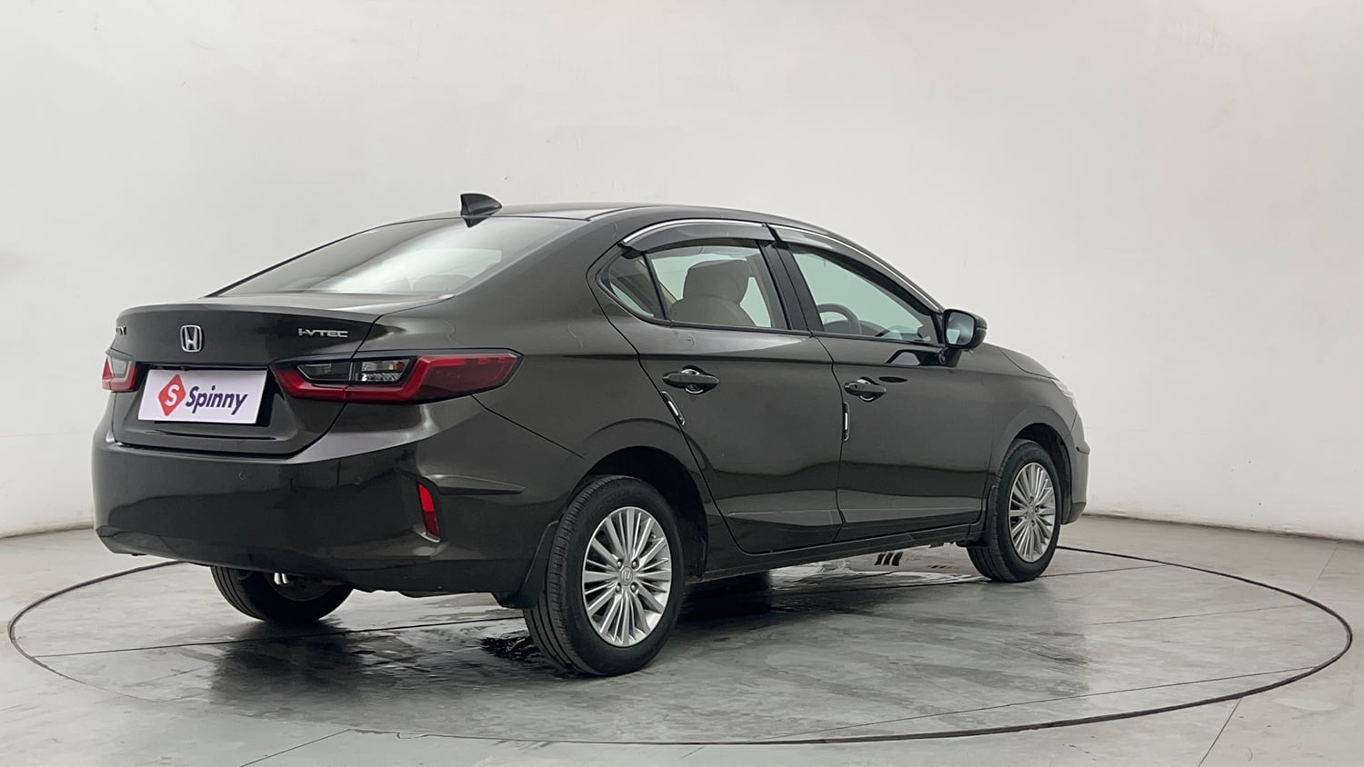 Used 2022 Honda City V Petrol Petrol Manual exterior RIGHT REAR CORNER VIEW