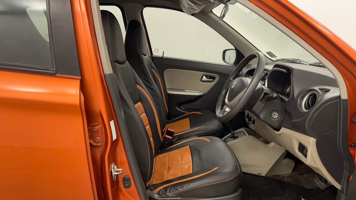 Used 2019 maruti-suzuki Alto K10 VXi (O) AMT Petrol Automatic interior RIGHT SIDE FRONT DOOR CABIN VIEW
