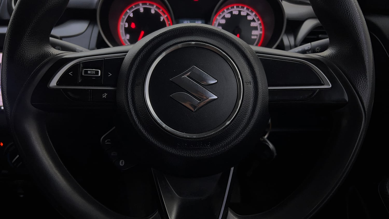Used 2019 Maruti Suzuki Swift VXi AMT Petrol Automatic top_features Airbags