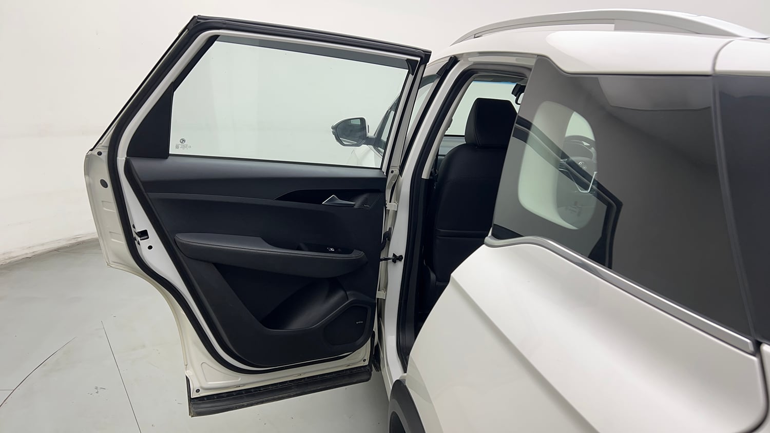 Used 2019 MG Motors Hector Sharp 1.5 DCT Petrol Petrol Automatic interior LEFT REAR DOOR OPEN VIEW