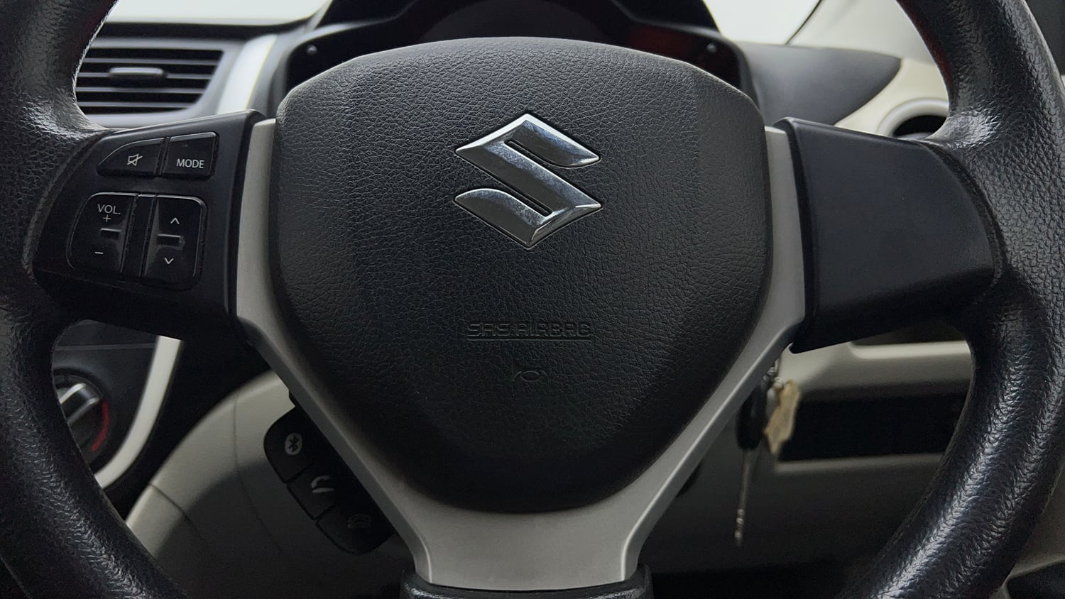 Used 2018 Maruti Suzuki Celerio ZXi AMT Petrol Automatic top_features Steering mounted controls