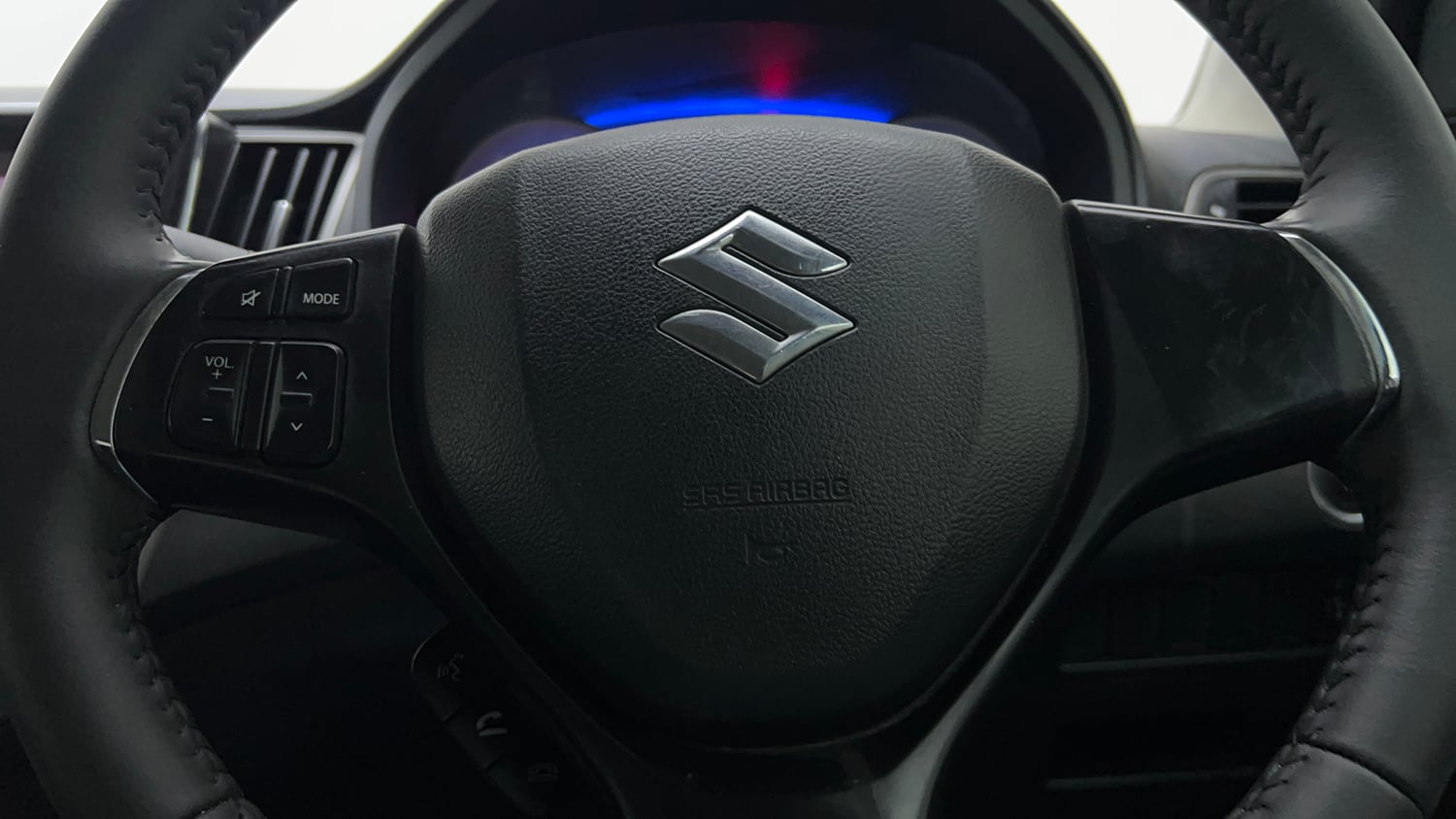 Used 2019 Maruti Suzuki Baleno Alpha Automatic Petrol Automatic top_features Airbags