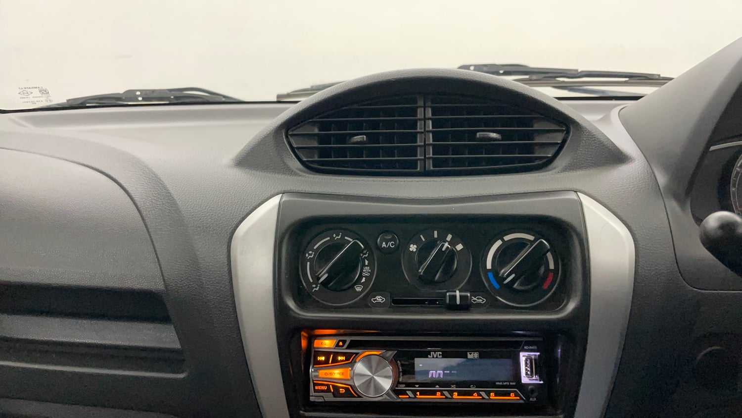 Used 2018 Maruti Suzuki Alto 800 LXi Petrol Manual interior MUSIC SYSTEM & AC CONTROL VIEW