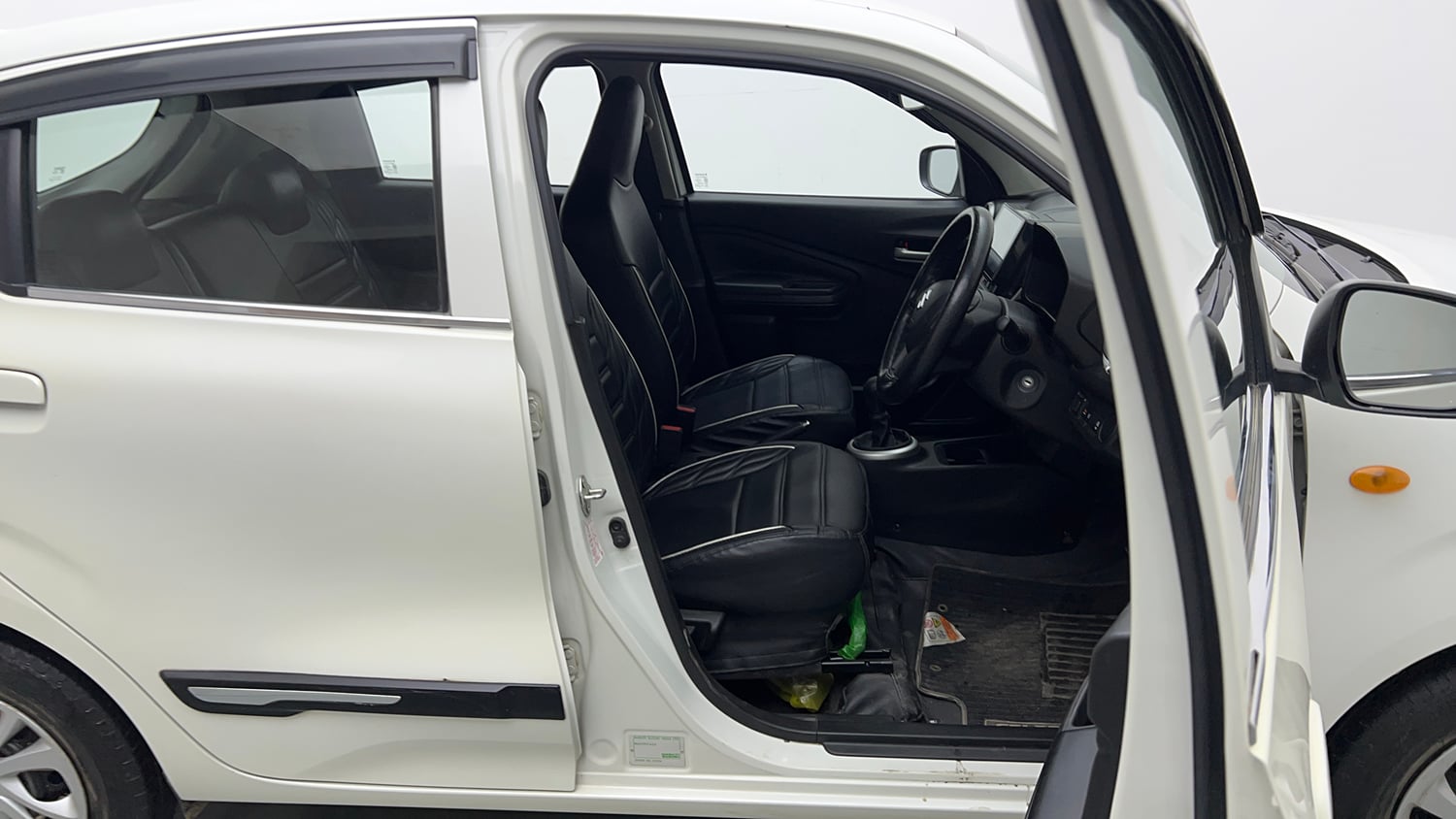 Used 2022 Maruti Suzuki Celerio VXi Petrol Manual interior RIGHT SIDE FRONT DOOR CABIN VIEW