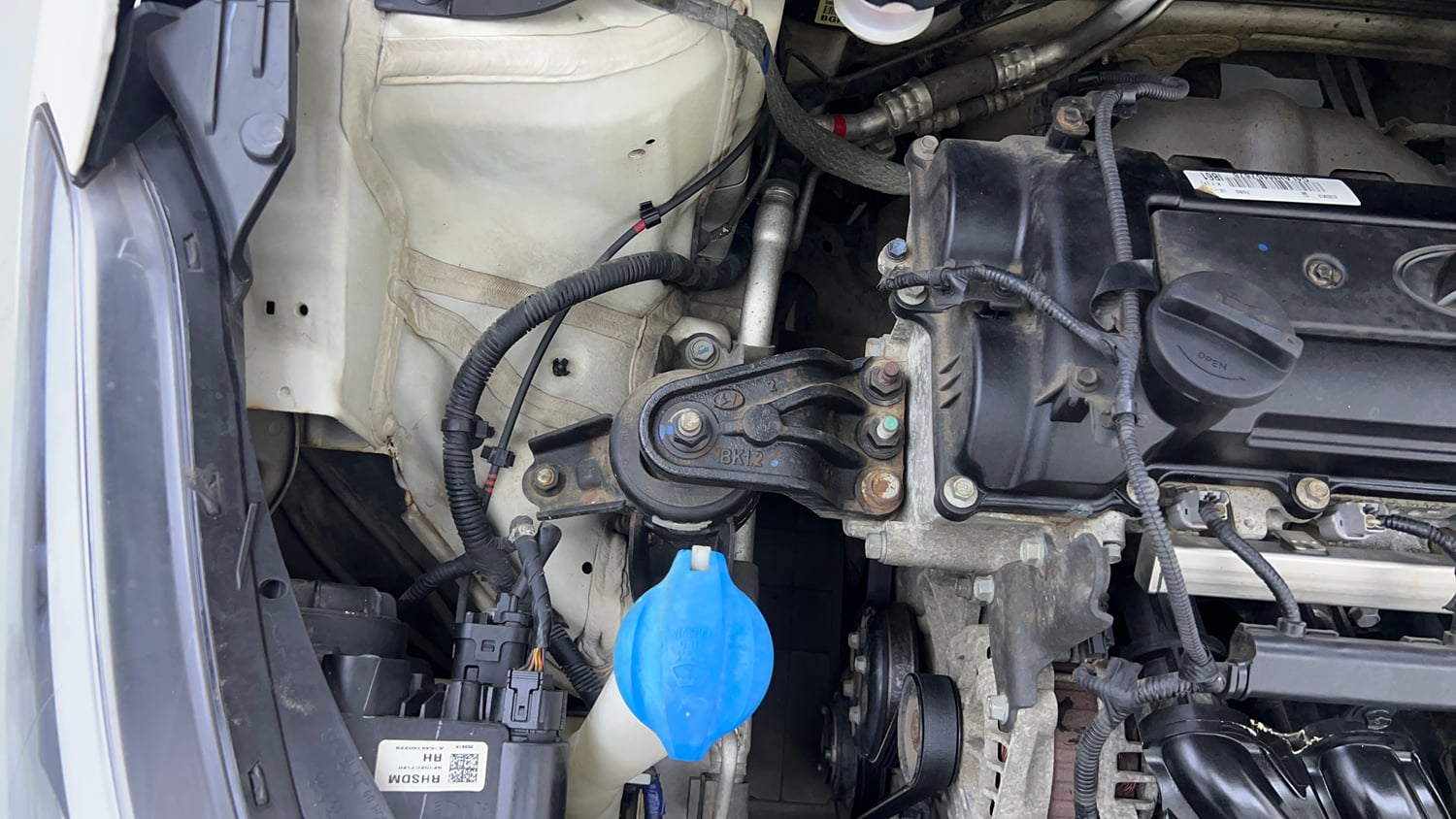Used 2017 Hyundai Elite i20 Asta 1.2 (O) Petrol Manual engine ENGINE RIGHT SIDE VIEW