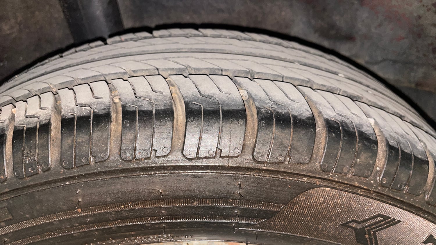 Used 2016 Honda Amaze 1.2 S AT i-VTEC Petrol Automatic tyres RIGHT REAR TYRE TREAD VIEW
