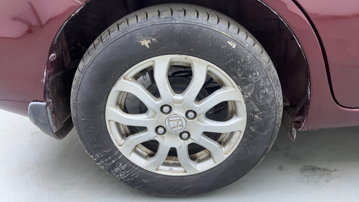 Used 2013 Honda Amaze 1.2 VX i-VTEC Petrol Manual tyres RIGHT REAR TYRE RIM VIEW