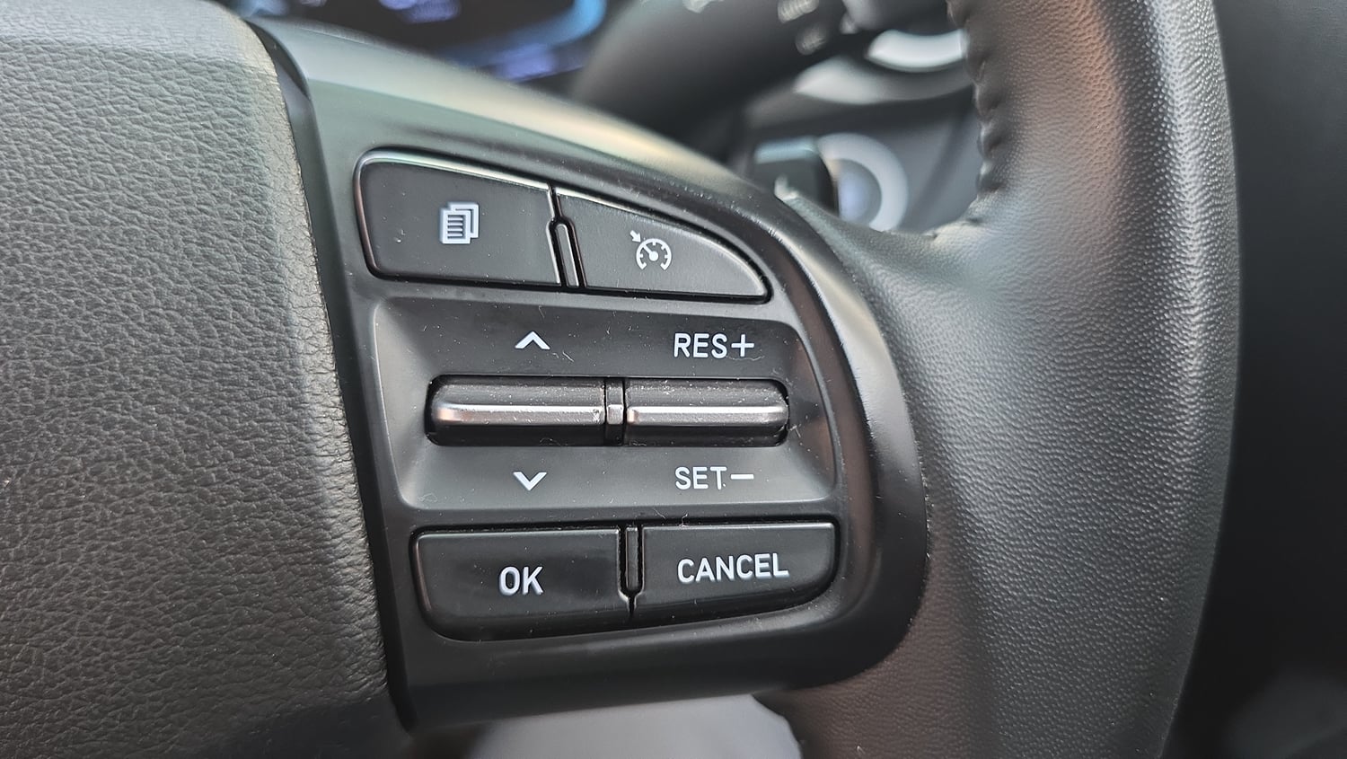 Used 2023 Hyundai Exter SX (O) Connect 1.2 AMT Petrol Automatic top_features Cruise control
