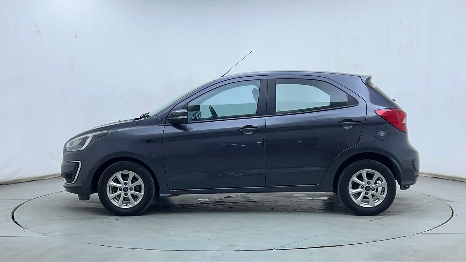 Used 2019 Ford Figo Titanium 1.2 Ti-VCT MT Petrol Manual exterior LEFT SIDE VIEW