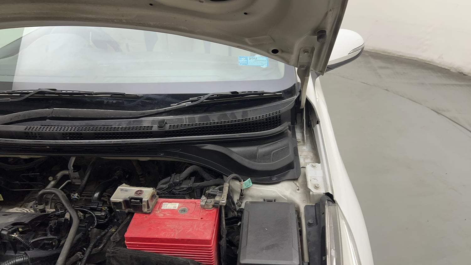 Used 2019 Hyundai Verna EX 1.4 VTVT Petrol Manual engine ENGINE LEFT SIDE HINGE & APRON VIEW