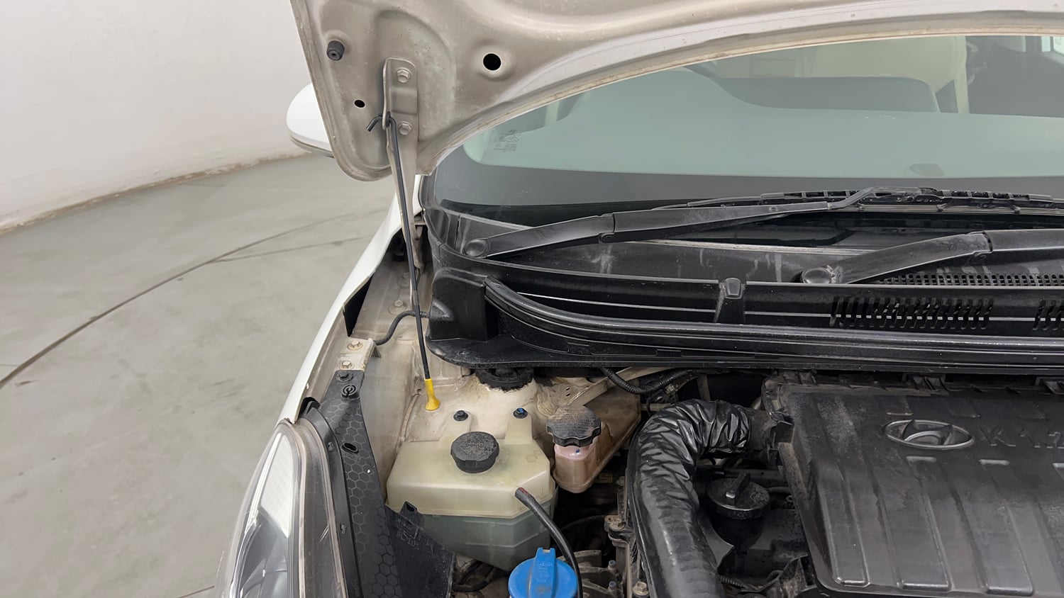 Used 2020 Hyundai Grand i10 Nios Sportz AMT 1.2 Kappa VTVT Petrol Automatic engine ENGINE RIGHT SIDE HINGE & APRON VIEW