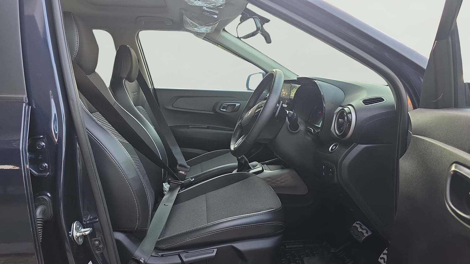 Used 2023 Hyundai Exter SX (O) Connect 1.2 AMT Petrol Automatic interior RIGHT SIDE FRONT DOOR CABIN VIEW