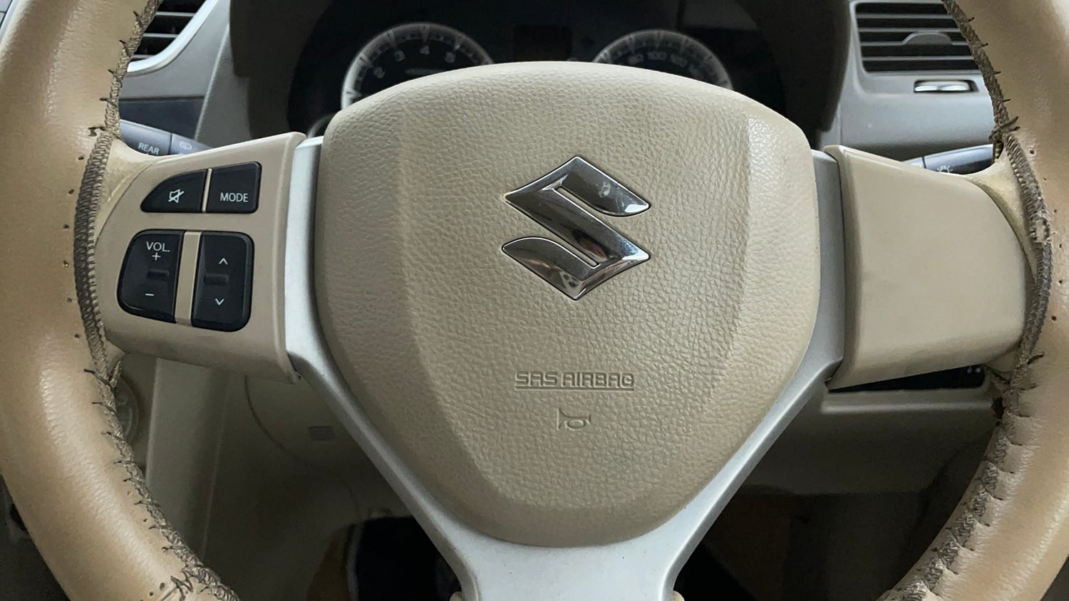 Used 2014 Maruti Suzuki Ertiga ZXi Petrol Manual top_features Airbags