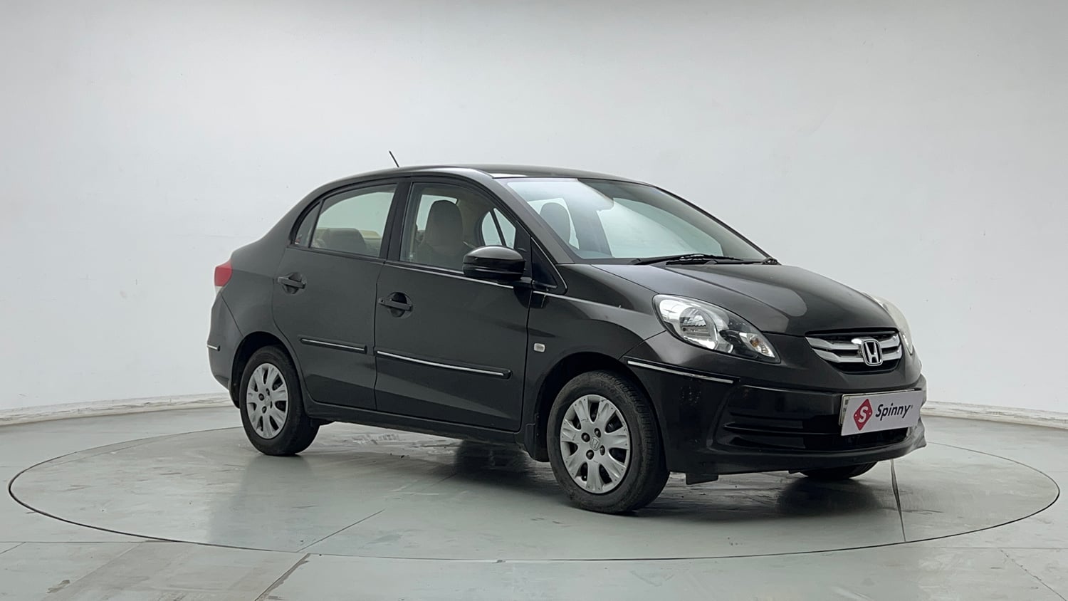 Used 2016 Honda Amaze 1.2 S AT i-VTEC Petrol Automatic exterior RIGHT FRONT CORNER VIEW
