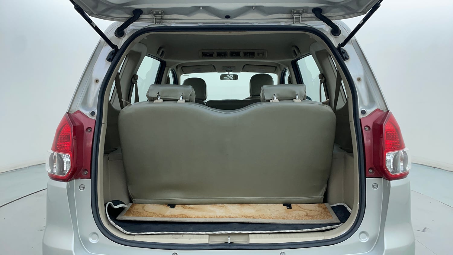 Used 2014 Maruti Suzuki Ertiga ZXi Petrol Manual interior DICKY INSIDE VIEW