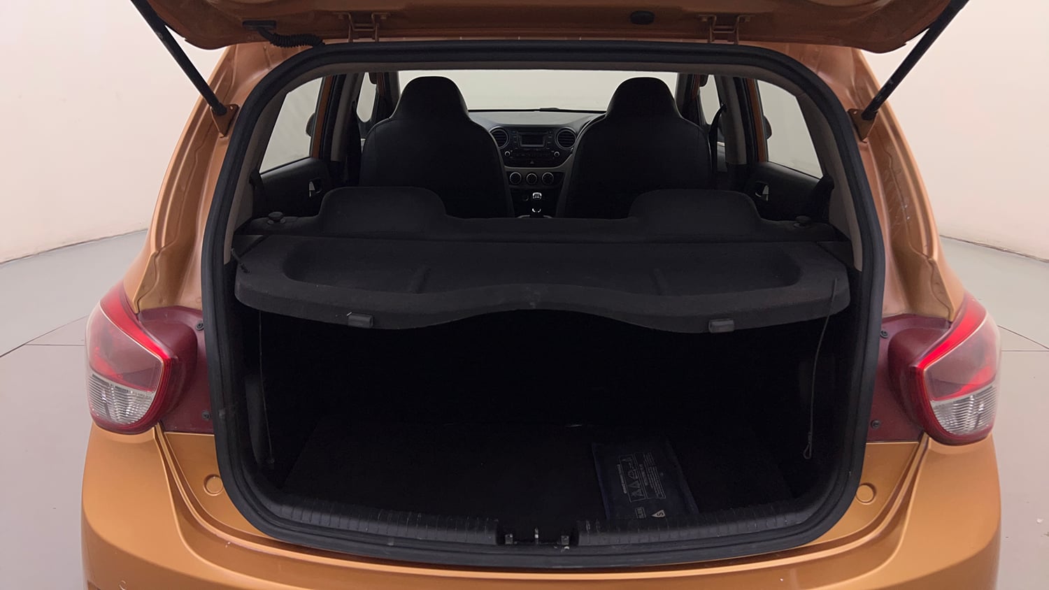 Used 2016 Hyundai Grand i10 Sportz 1.2 Kappa VTVT Petrol Manual interior DICKY INSIDE VIEW